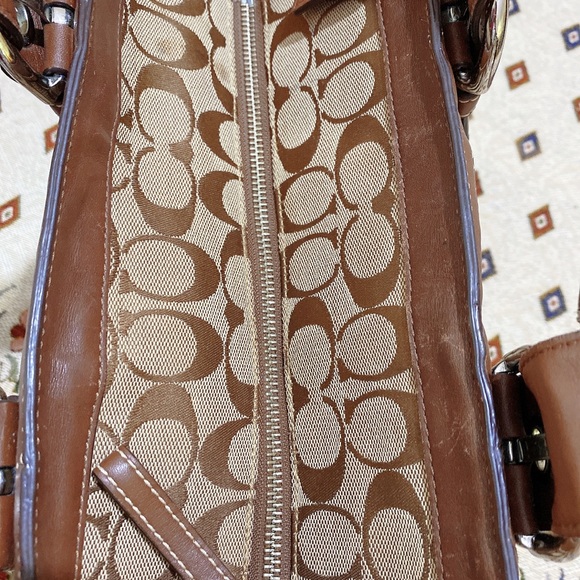 Coach signature handbag - Picture 6 of 12